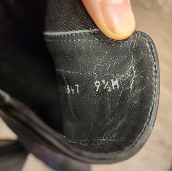Stuart Weitzman Yuliana 60 Chelsea Black Leather Medium Width Bootie Size 9.5 - Picture 2 of 7